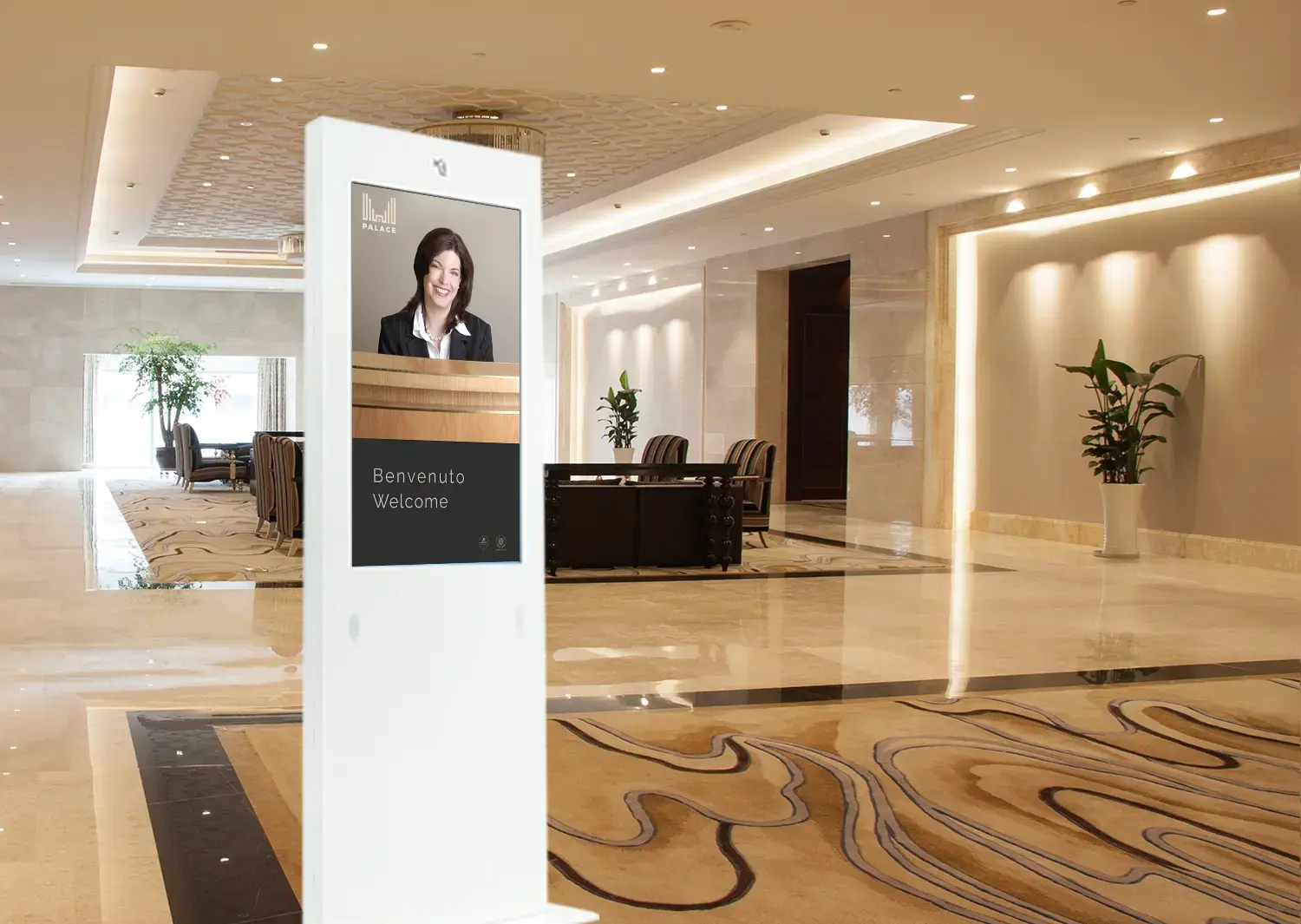 totem multimediale come benvenuto e info point in reception