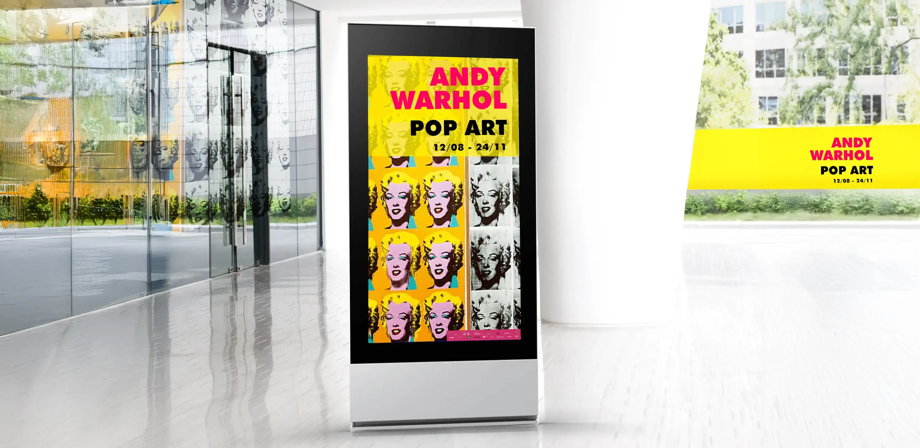 totem antivandalico per il digital signage semioutdoor